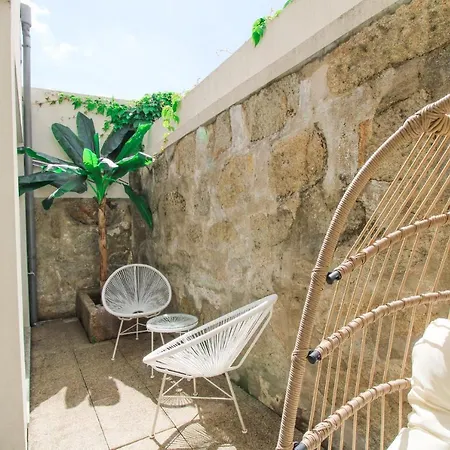 Unique Downtown Garden Apartment